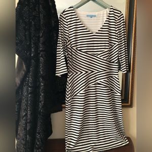 Antonio Melani Size 10 v-neck striped sheath dress side zip lined 3/4 sleeves